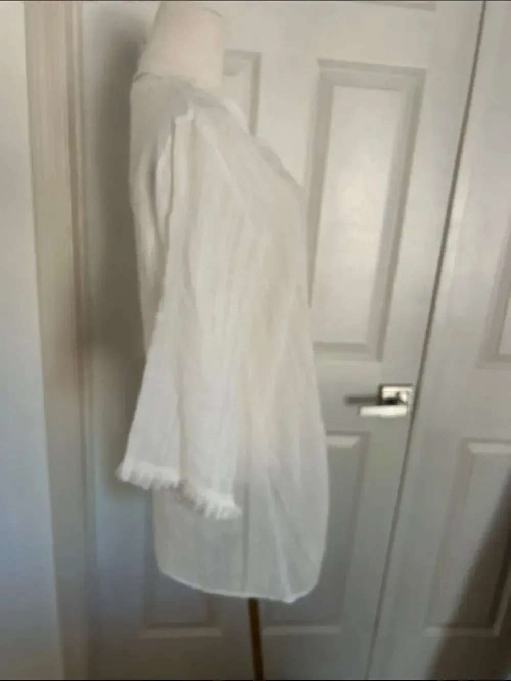 Robin Piccone NATALIE TUNIC, Color ECRU. Size Small, NWOT Display